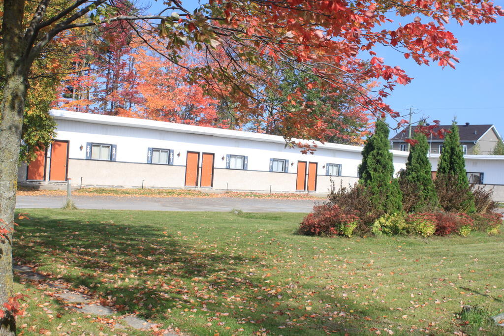 Motel Boise Blainville Exteriör bild